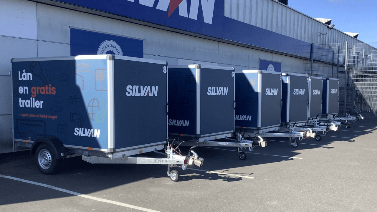 DIE SILVAN-FLOTTE NUN 500 FREETRAILER UMFASST